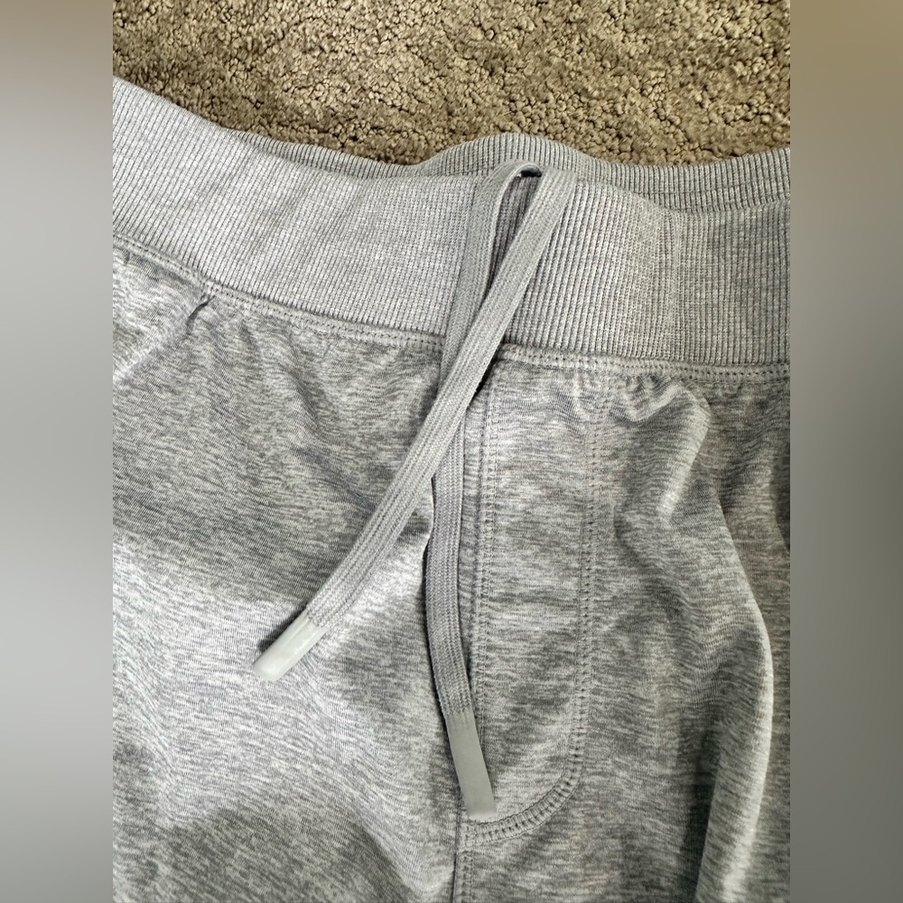 Men’s light gray extra large, GAIAM sweatpants. Very soft, thin fabric. - Picture 4 of 5